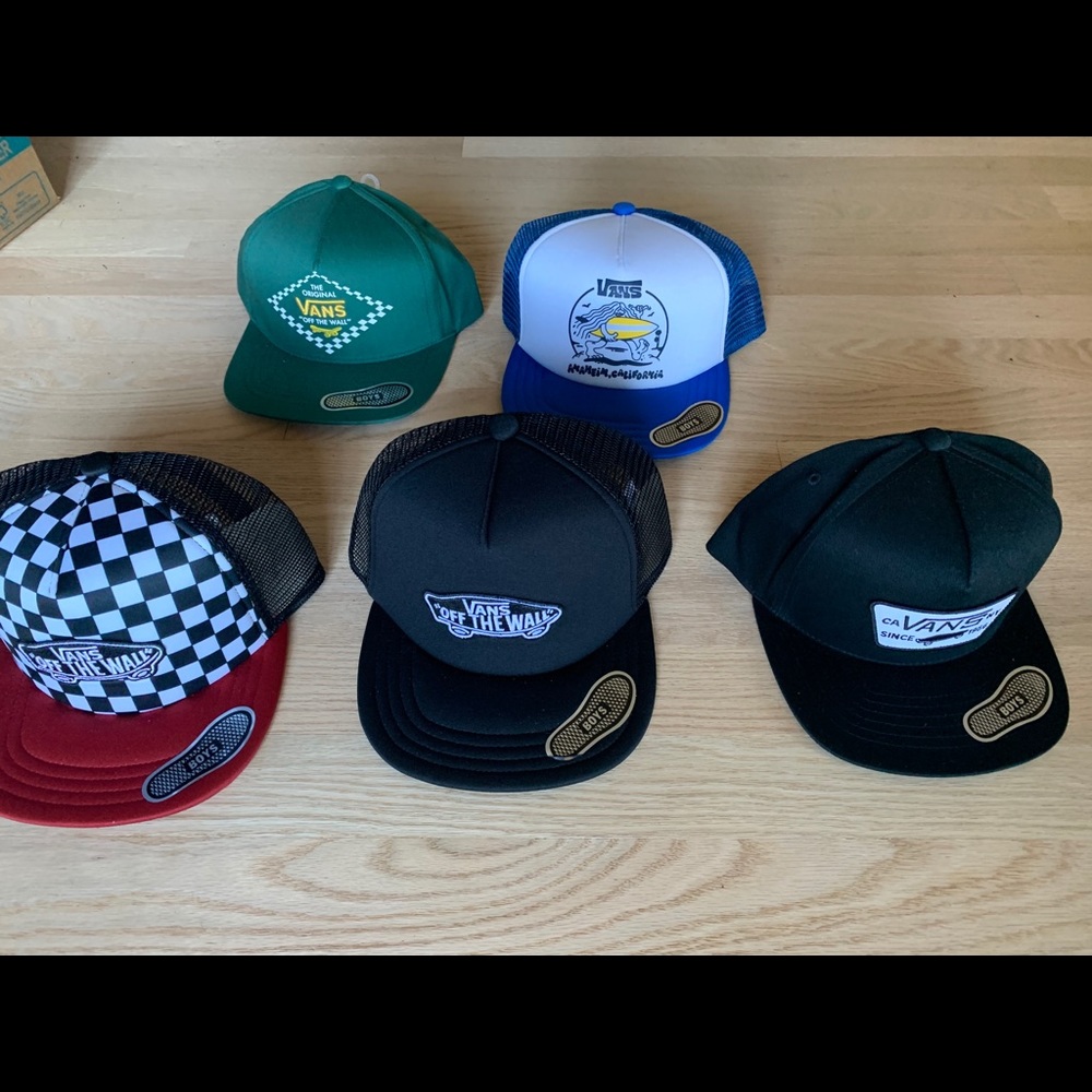 Lot of 5 kids vans hats.